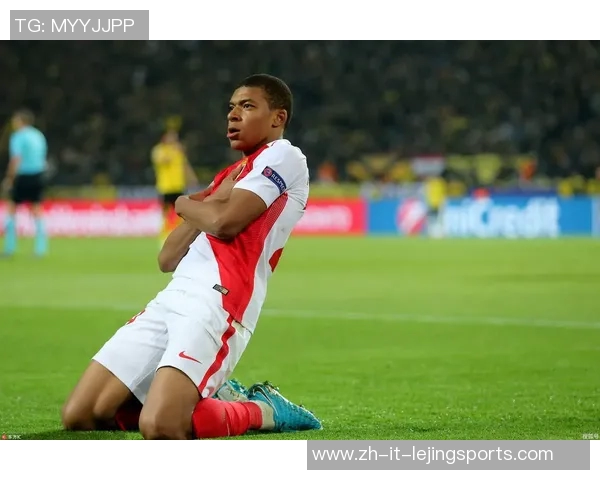 足球巨星求学路：从绿茵场到校园课堂的跨界挑战与成长